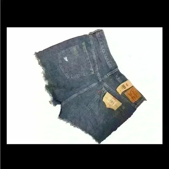 LEVI’S 501 High Rise Cut-Off Shorts Women’s Size 30 Distressed Frayed NWT - Picture 2 of 3